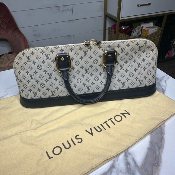 Louis Vuitton Monogram Mini Lin Alma Long Handbag - Picture 3 of 15